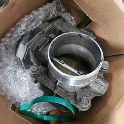 Throttle Body With Gasket (OEM)