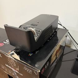 Lg Cinebeam Ultra Short LED 3-D projector  LG PF1000U Projector With Remote