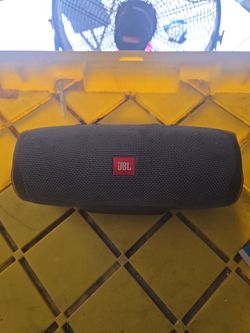 JBL Charge 4 Portable Bluetooth Speaker