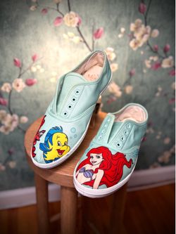 DISNEY Little Mermaid Sneakers ARIEL SABASTIAN FLOUNDER Women’s Size 10