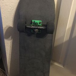 Creature skateboard (gravel paint)
