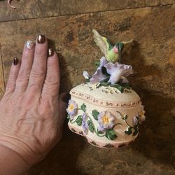 Hummingbird musical heart shaped jewelry box