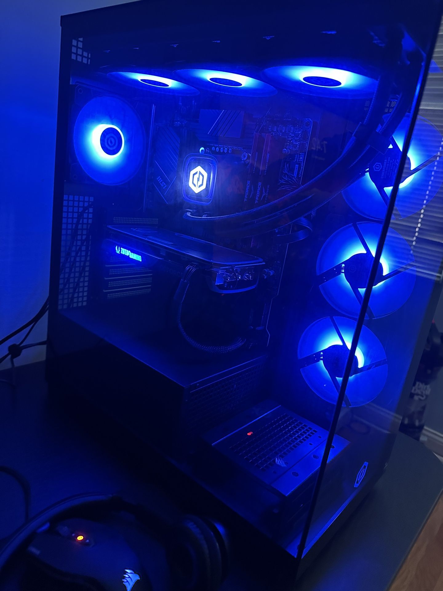 CyberPowerPC Gamer Xtreme VR Gamer + ASUS Republic of Gamers Swift 27" Monitor + Gaming Mouse & Keyboard
