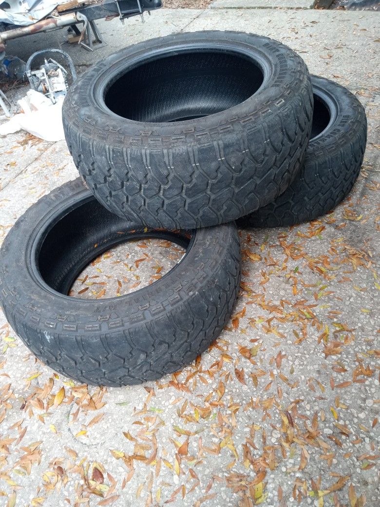3 Tires Dirt commander 33x12 50 R-20 LT
