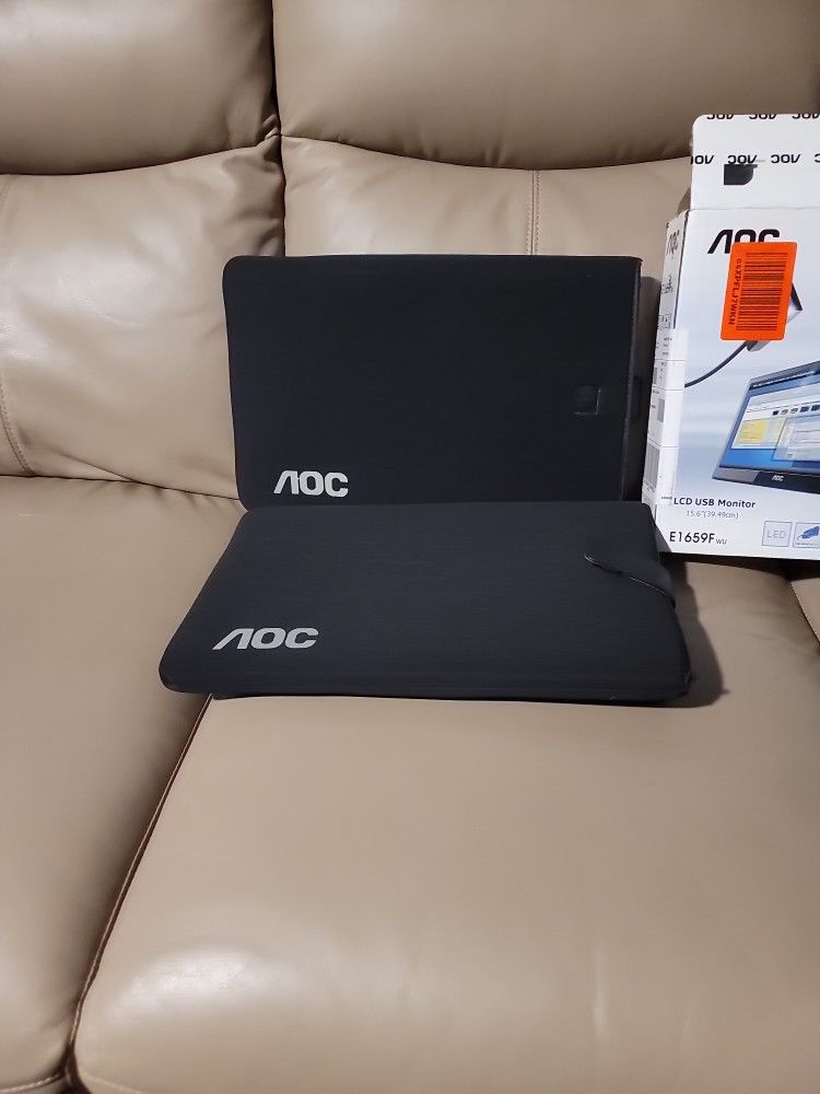 2 LCD USB 15.6" PORTABLE MONITORS