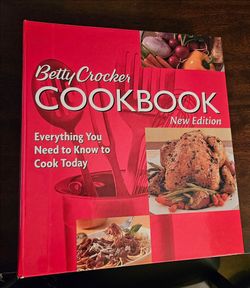 Betty Crocker Cookbook 10th Edition (2005) 5-Ring Binder