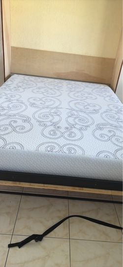 Queen Size Mattress with Scroll Pattern