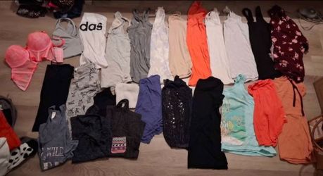 Women's clothes small/medium