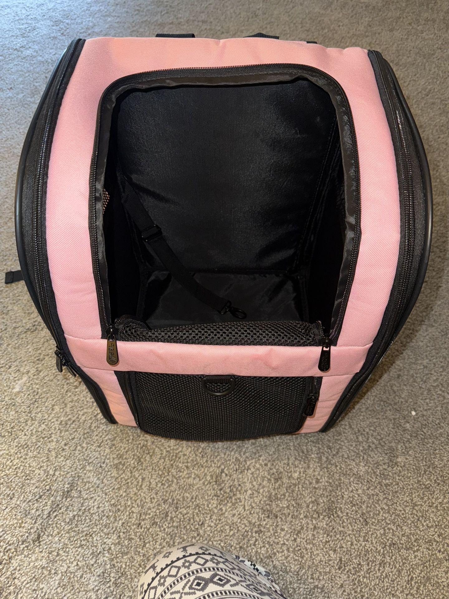 Pet Carrier / Backpack