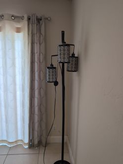 Light stand / floor lamp