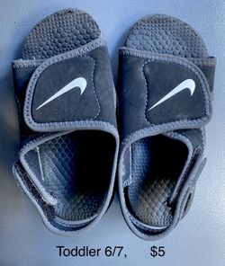 Nike toddler sandles