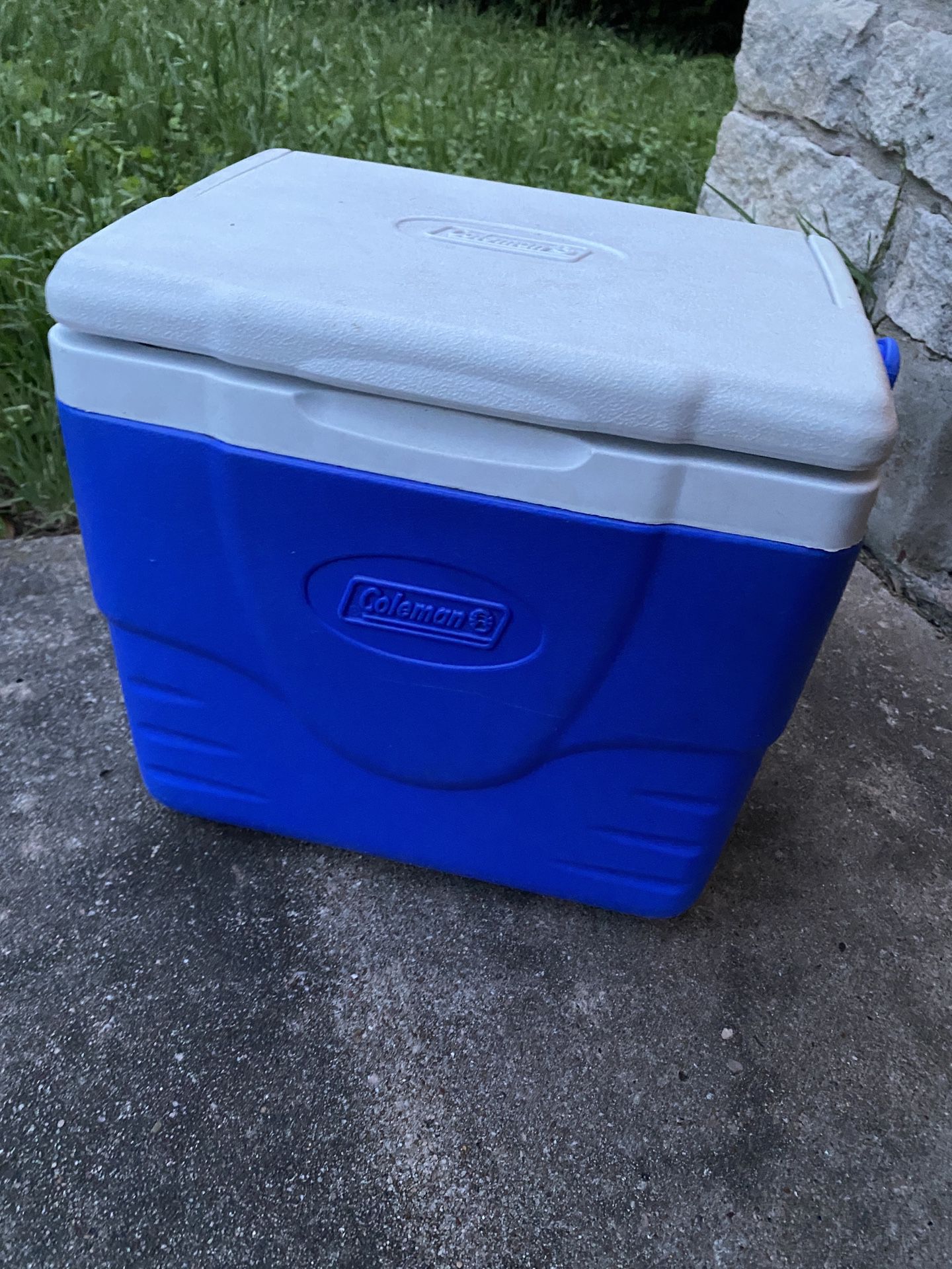 Small Coleman Cooler 12 Pack 