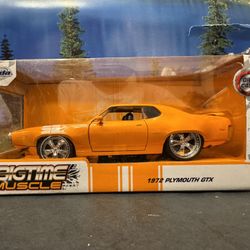 1972 Plymouth GTX. 1:24 Scale Diecast Collectible Car. New Unopened.