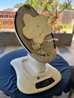 4 moms baby swing