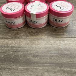 6 Olay Indulgence Scrub - Exfoliating