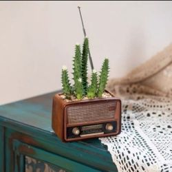 Vintage Succulent Planter - Resin Planter - Desktop Decor