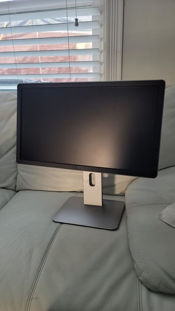 Dell P2014Ht  20" Widescreen LCD Flat Panel Computer Monitor 