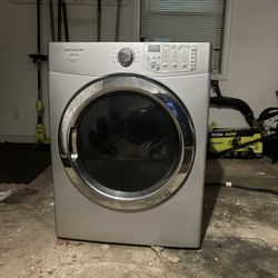 Washer And Dryer Combo (Frigidaire)