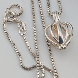 925 Sterling Silver Caged NATURAL Pearl Pendant With  Box Link Necklace.
