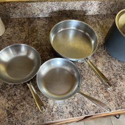 Stainless steel skillet 