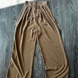 Beige beuatiful linen pants