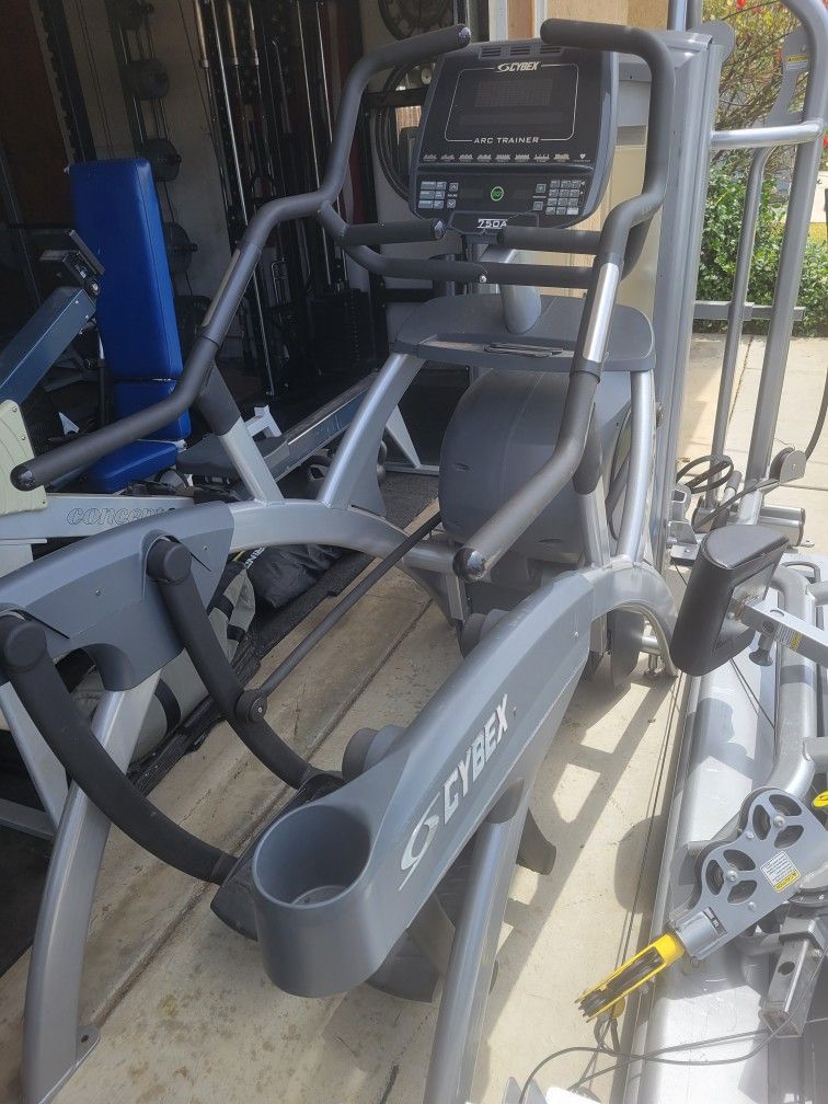 Cybex gym Arc trainer 750A elliptical
