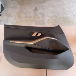 BMW 330i 2026 Driver Door Trim Panel