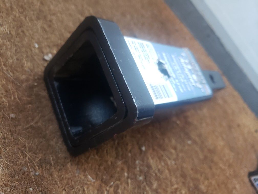 Trailer hitch adaptor. 1 1/4 to 2" inches. Trailer Hitches