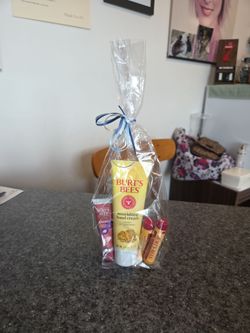 Burt's Bees Gift Bag