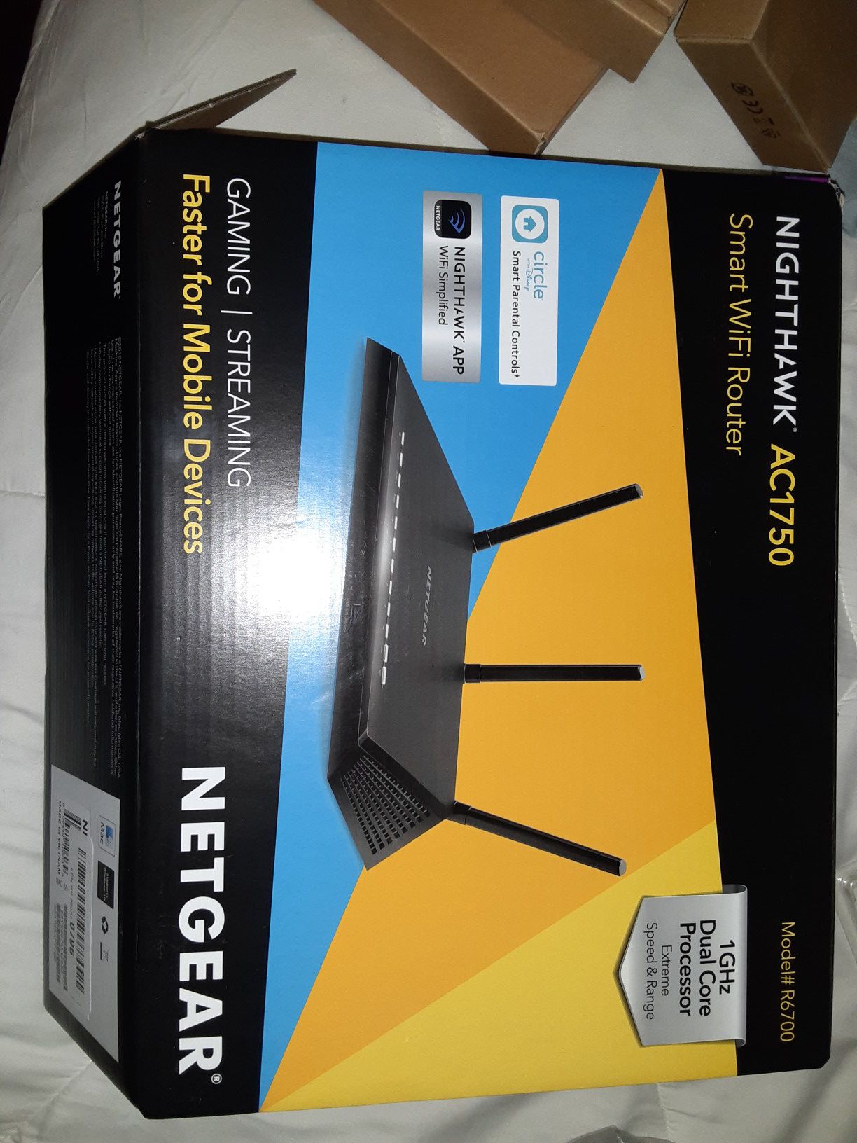 New NETGEAR NIGHTHAWK wifi ROUTER great for gaming