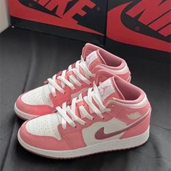 Air Jordan 1 Pink Shoes Size 7