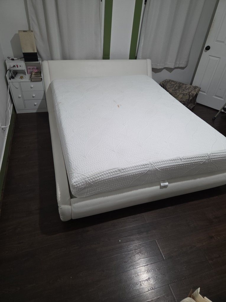 Queen Bed With Bed Frame