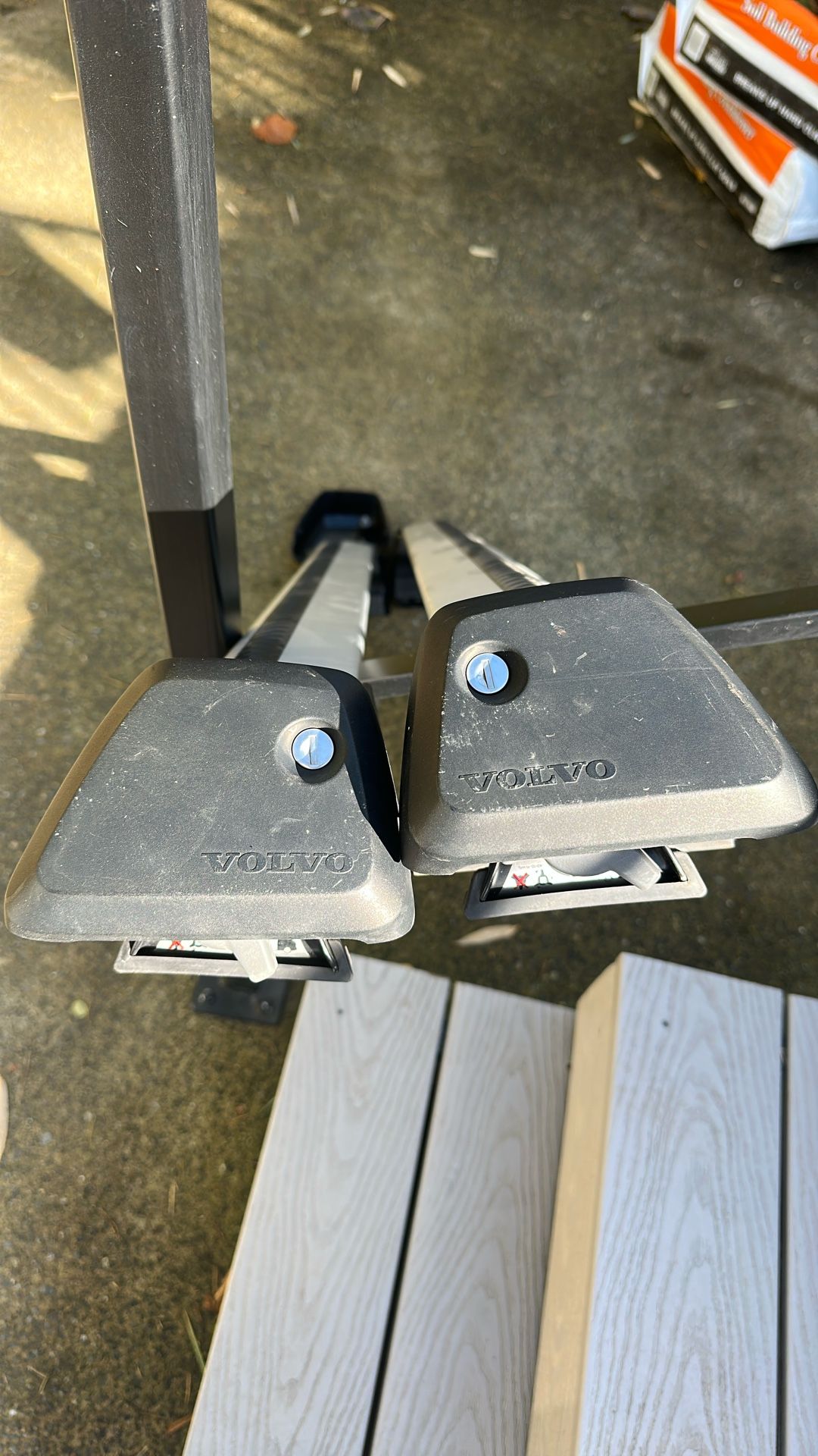 Locking Thule For Volvo Roof Rack Crossbars