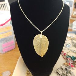 Beautiful Gold Leaf Necklace