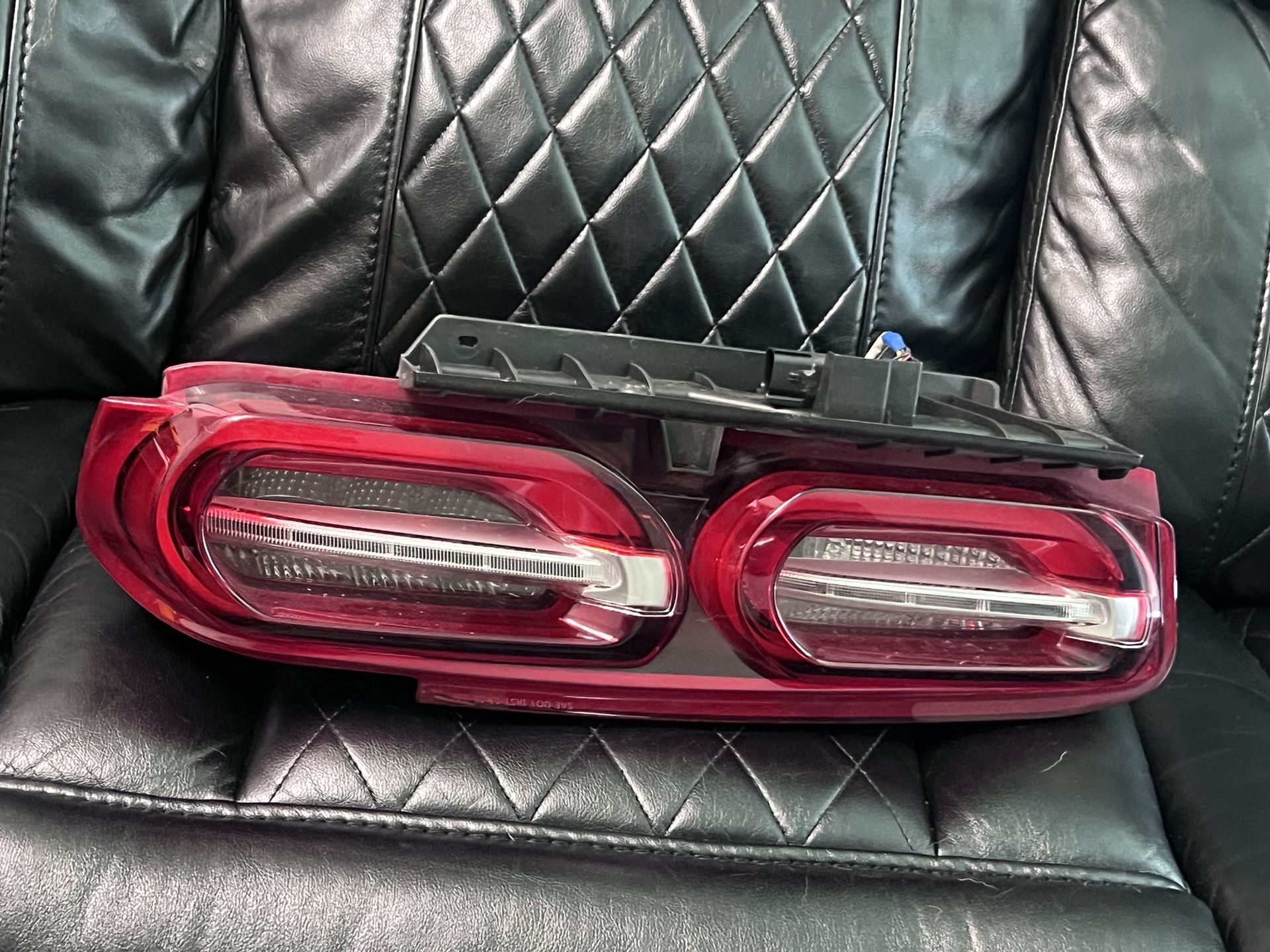 Right Passenger Tail Light Fits 2018-2021 CHEVROLET CAMARO OEM