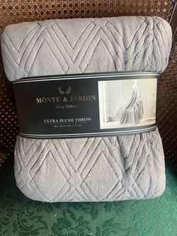 Monte & Jardin Ultra Plush Throw Blanket Gray, 60”x70” NEW