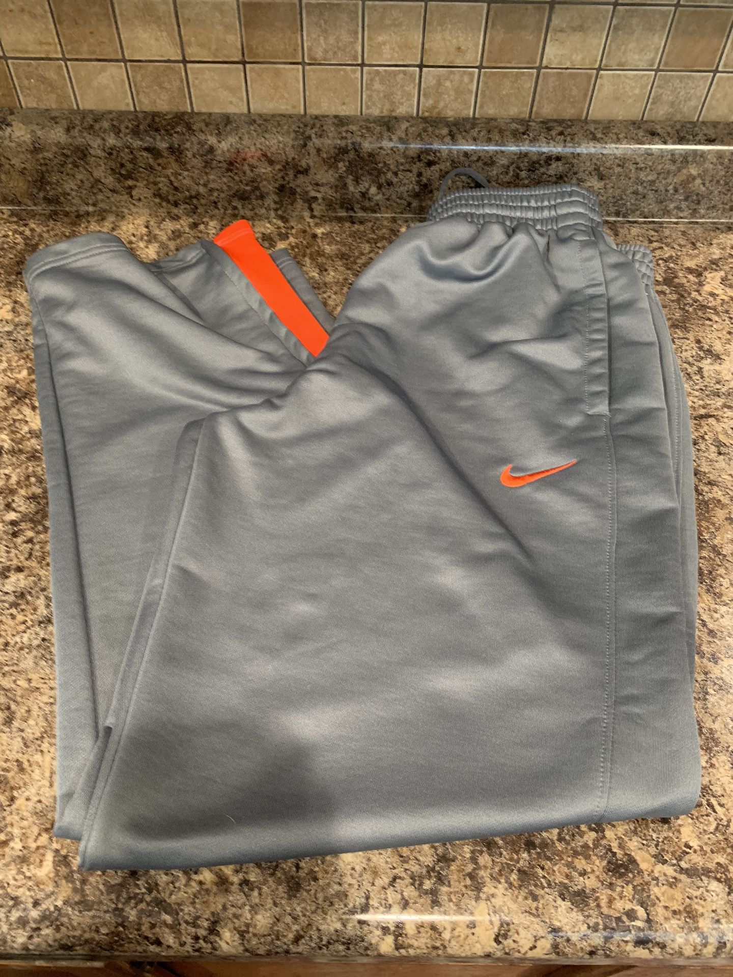LARGE NIKE JOGGERS