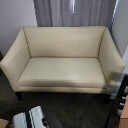Creme Loveseat