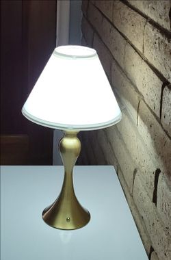 Hollywood style Cordless Tabletop Touch Lamp 18