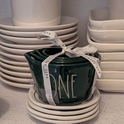 Rae Dunn Dark Green Measuring Cups
