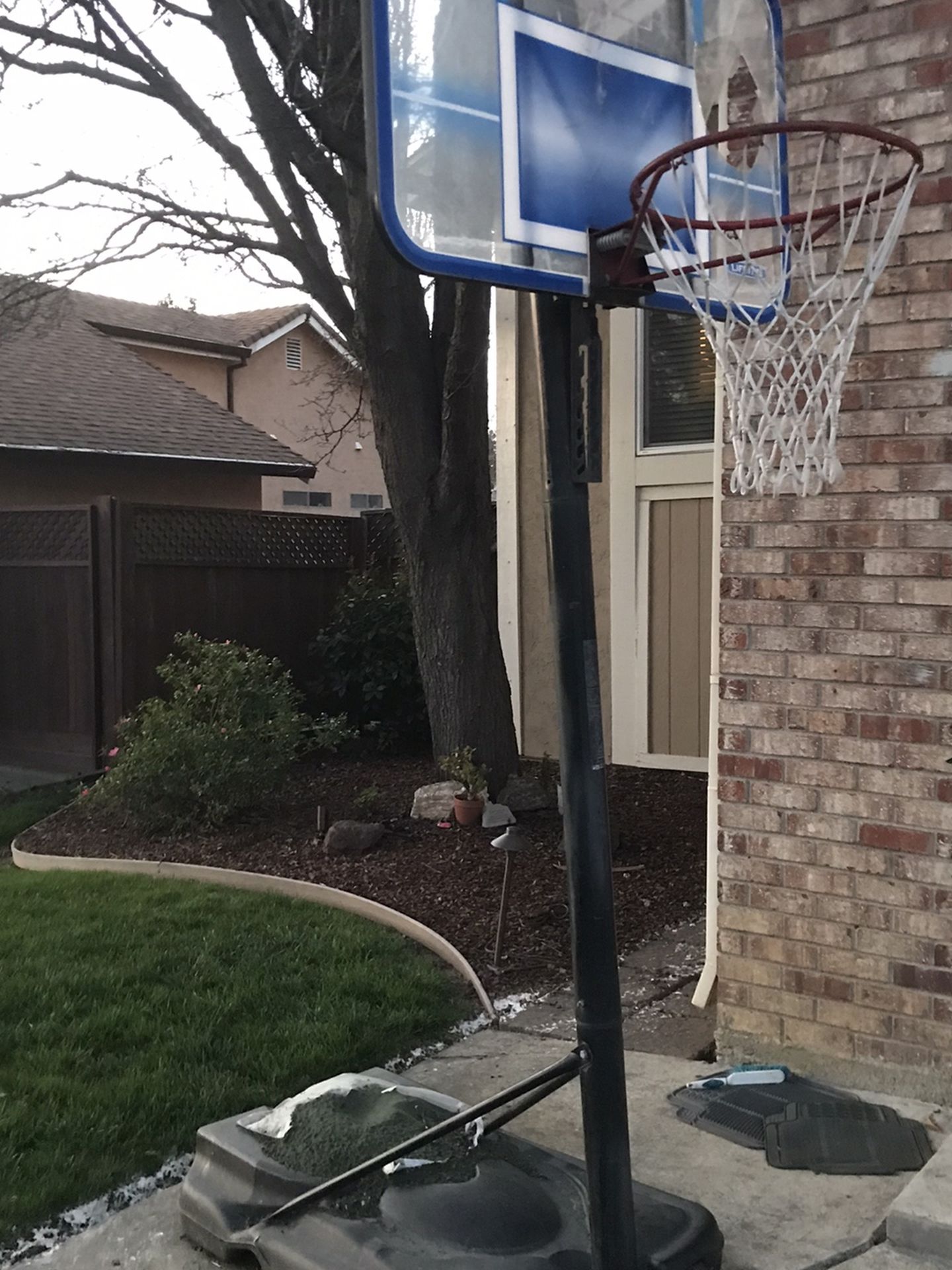 Free basketball hoop