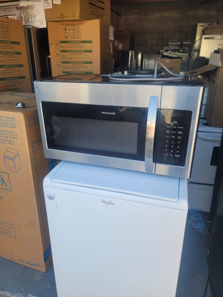 Stainless Frigidaire Microwave Great Condition.  30 Day Warranty.  Delivery And Installation Available 