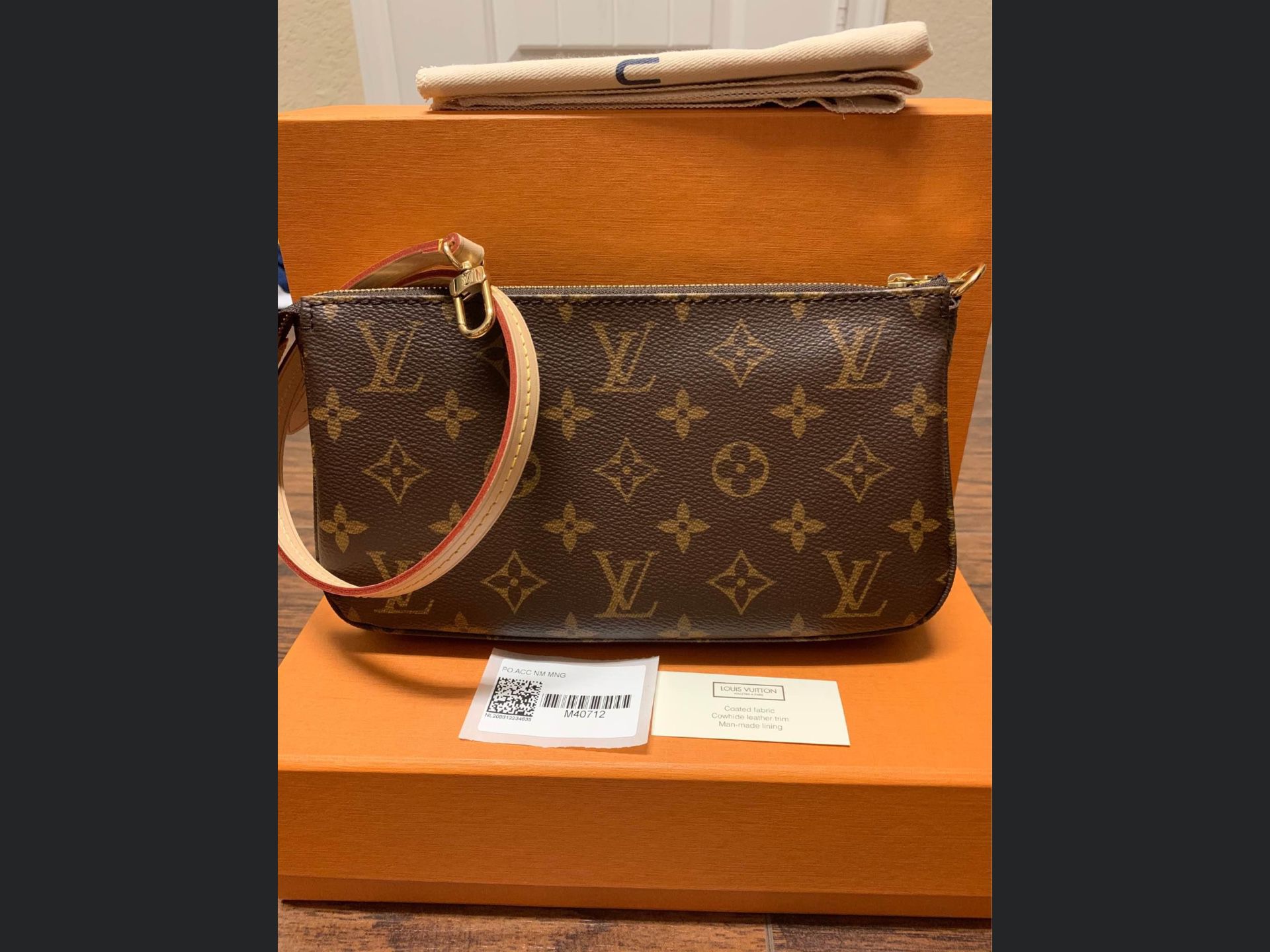 Authentic Louis Vuitton Pochette Handbag With Dust Bag