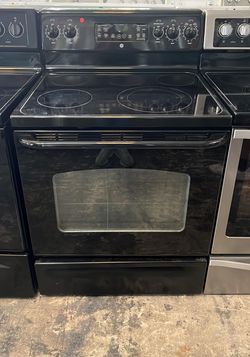 GE Stoves Electric Black With Self cleaning
