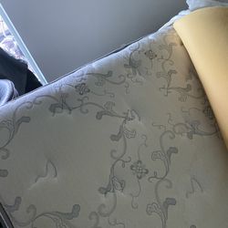 Queen Mattress W/ Memory Foam Topper 