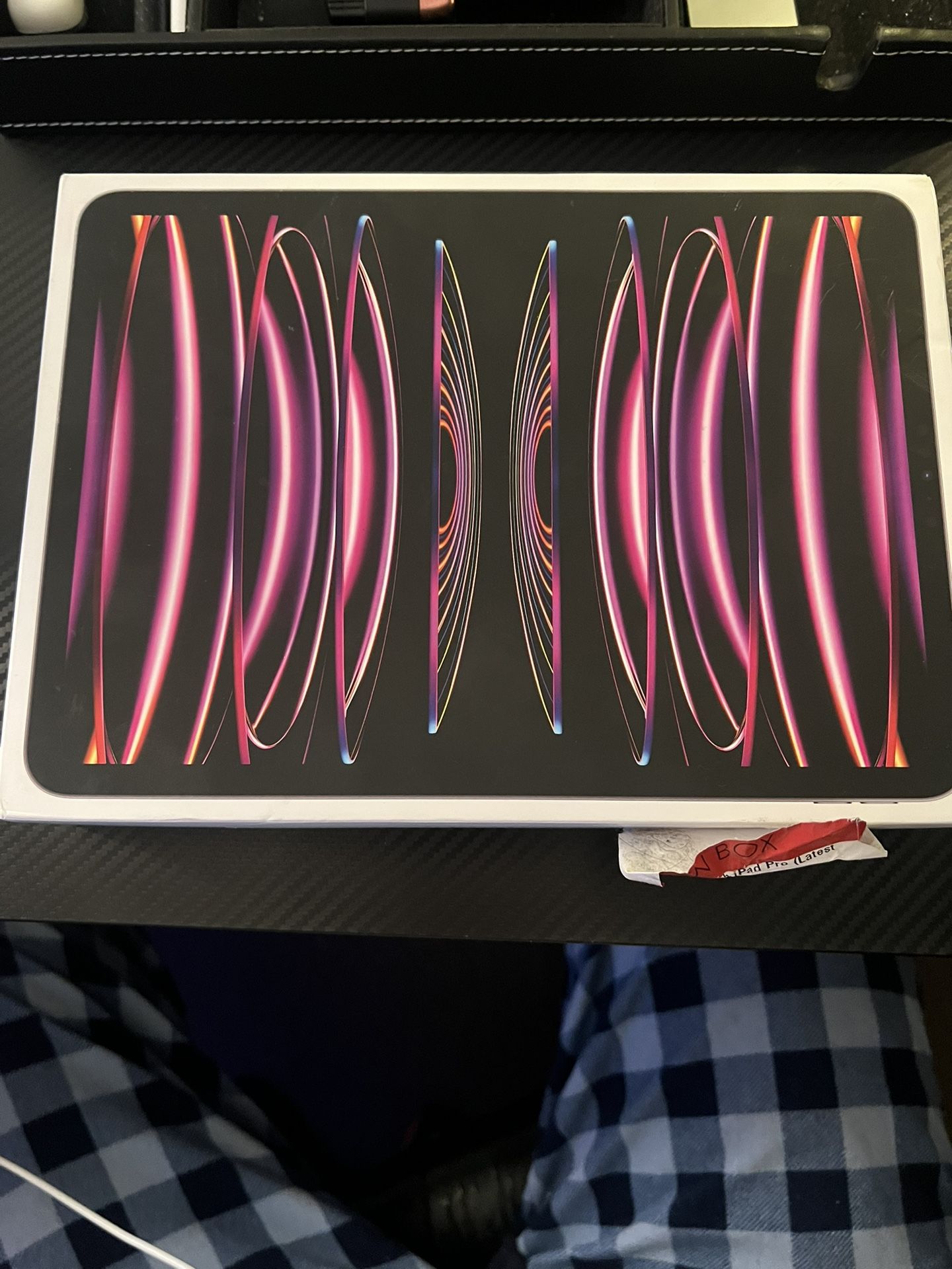 iPad Pro 11inch 4th Generation (comes With Keyboard And Pen)