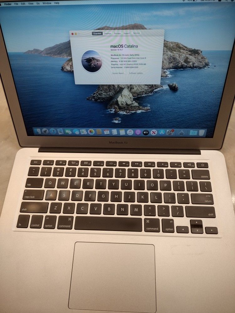 Apple MacBook Air 13". Intel Core i5, 8 GB memory
