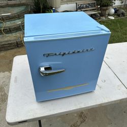 Retro Frigidaire Mini Fridge