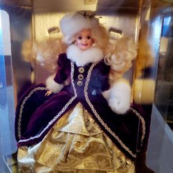 HAPPY HOLIDAYS SPECIAL EDITION BARBIE DOLL