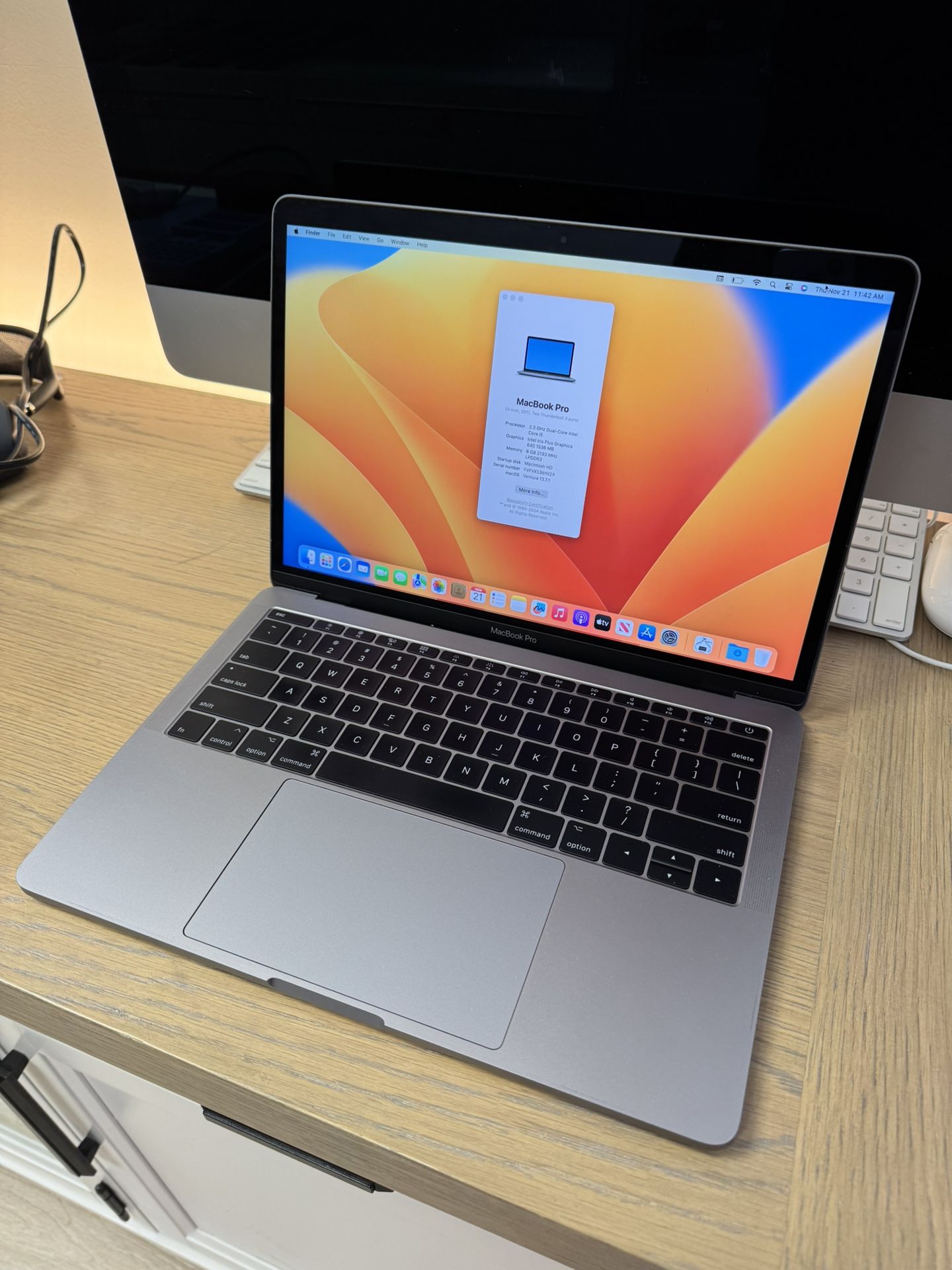 2017 13” MacBook Pro Core i5 8GB Ram 256SSD!